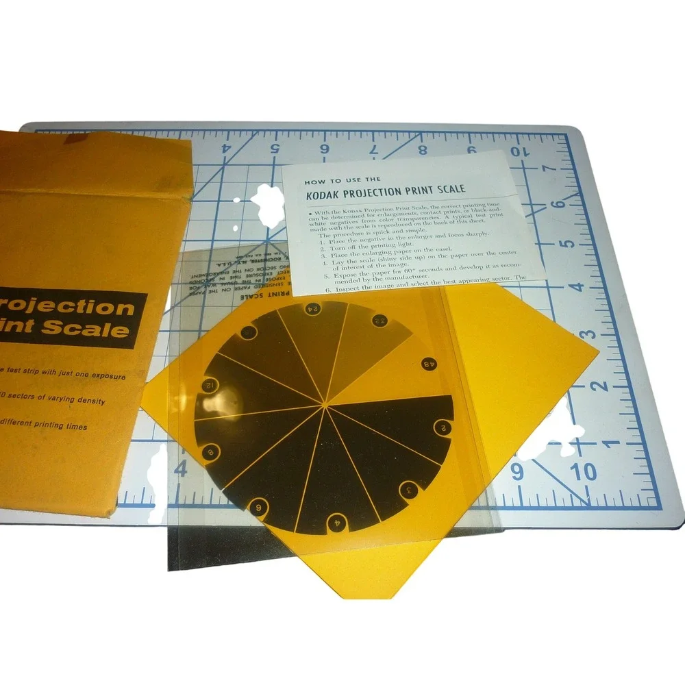 Kodak Projection Print Scale Darkroom Tool Yellow Vintage Excellent Condition